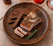 Сало с гренками 