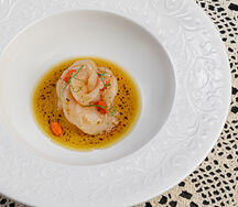 Сахалинский гребешок с трюфелем и  облепихой