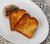 Паштет из утки с взваром из лука и сливы