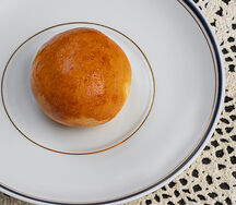 Пирожок с солёными огурцами