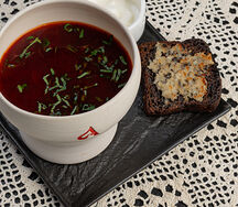 Борщ с черносливом и смальцем