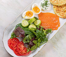 Завтрак с лососем