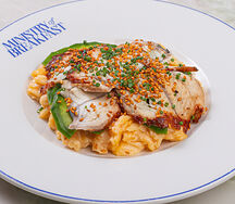 Скрэмбл с авокадо и копченым угрем 