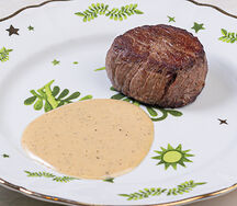 Филе-миньон с перечным соусом