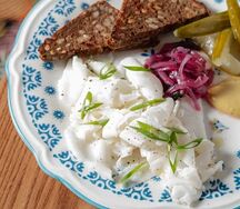 Домашнее сало с горчицей