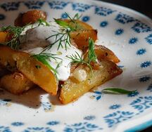 Жареная картошечка со сметаной