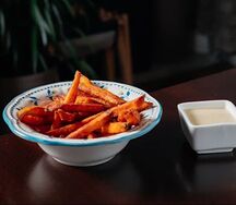 Батат фри с имбирным айоли