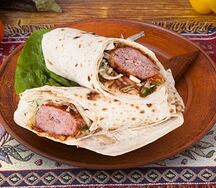 Люля-кебаб из говядины в лаваше