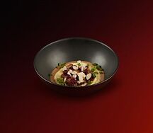 Митболы с брусничным соусом и картофельным пюре