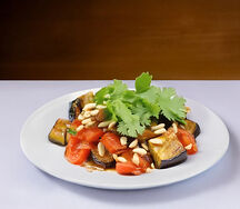 Теплый с хрустящими баклажанами