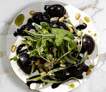 Опаленный виноград, страчателла, кедровый орех