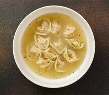 Пельмени ручной лепки мясные