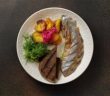 Сельдь олюторская с молодым картофелем