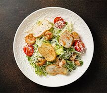 Салат Цезарь с креветками