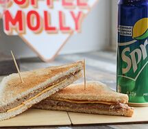 Тост с куриным паштетом