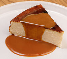 Баскский чизкейк, карамель