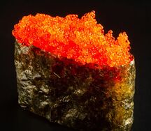 Суши с тобико