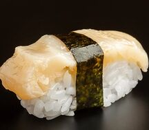 Суши с морским гребешком