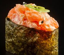 Суши Спайси с лососем