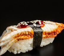 Суши с угрем
