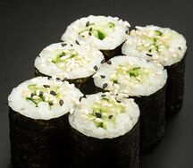 Ролл с авокадо