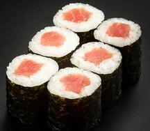 Ролл с тунцом