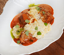 Томленые говяжьи щечки 