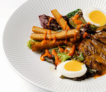 Фирменный салат со стейком Филе миньон