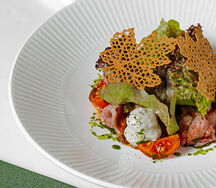 Салат от шефа с лечо из сезонных перцев