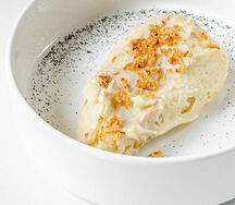 Пюре с беконом и чипсами из лука