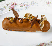 Маккачино с шоколадной глазурью и кофейным ганашем