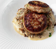 Котлеты из фермерского кролика со сливочным гречетто