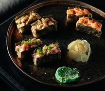 Хенд-ролл с лососем 