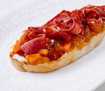 Брускетта с прошутто из утки