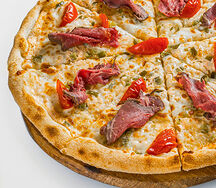 Пицца с ростбифом и халапеньо