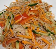 Фунчоза с овощами и креветками