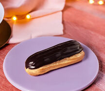 Пирожное Эклер шоколадный