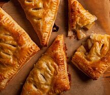 Слойка яблоко с корицей