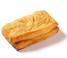 Слойка с курицей и сыром