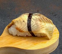 Суши с угрем