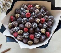 Клубничный букет Леон