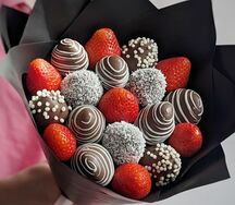 Клубничный букет Джульетта M