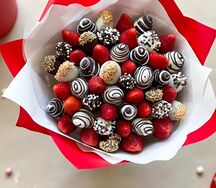 Клубничный букет Саваж