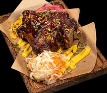 Свиная рулька по-баварски