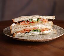 Сэндвич с лососем