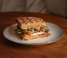 Вафли с рваной говядиной