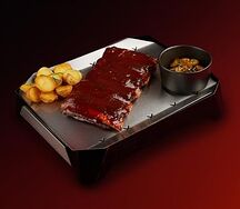 Мраморные говяжьи ребра с картофелем стоун и огурцами кимчи