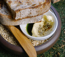 Домашний хлеб с маслом	