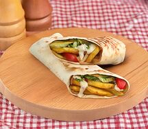 Биг-шаурма со свининой и картофелем фри