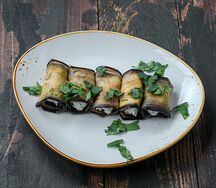 Рулетики из баклажанов с домашним сыром